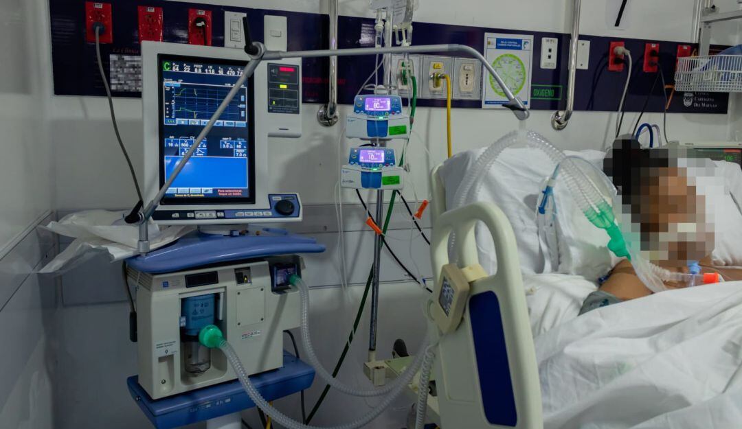 De 115 pacientes Covid-19 hospitalizados en el periodo señalado, 71 no cuentan con esquema de vacunación