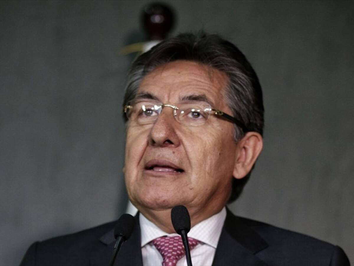 Política de salud pública para consumidores y criminal para expendedores: fiscal