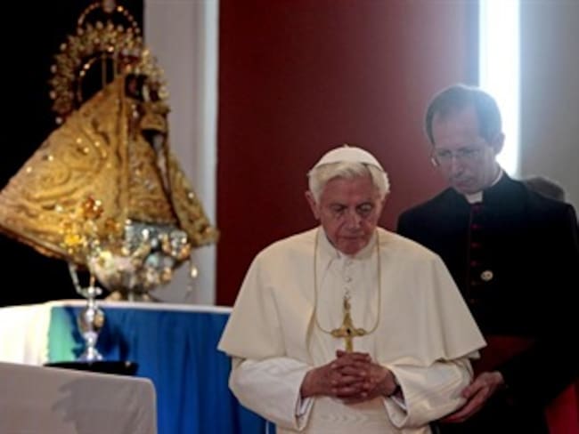 El papa rezó en el Santuario de la Virgen de la Caridad del Cobre por los presos cubanos