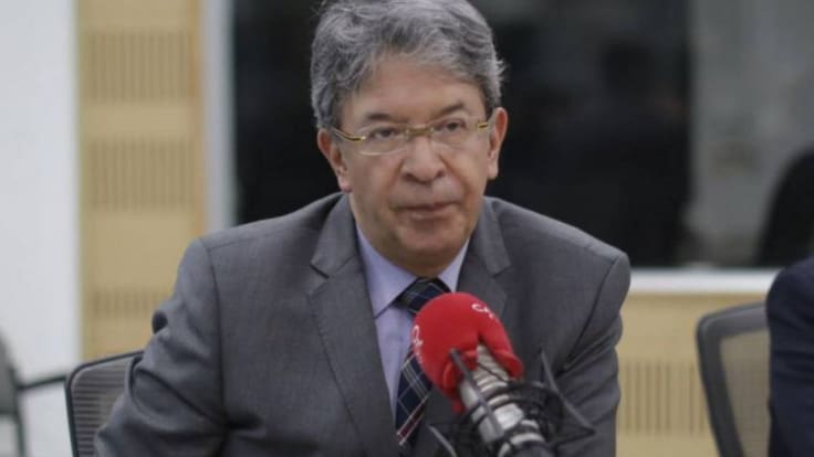 "Velocidad de contagios es muy rápida en comparación con la vacunación": Dr. Carlos Francisco Fernández