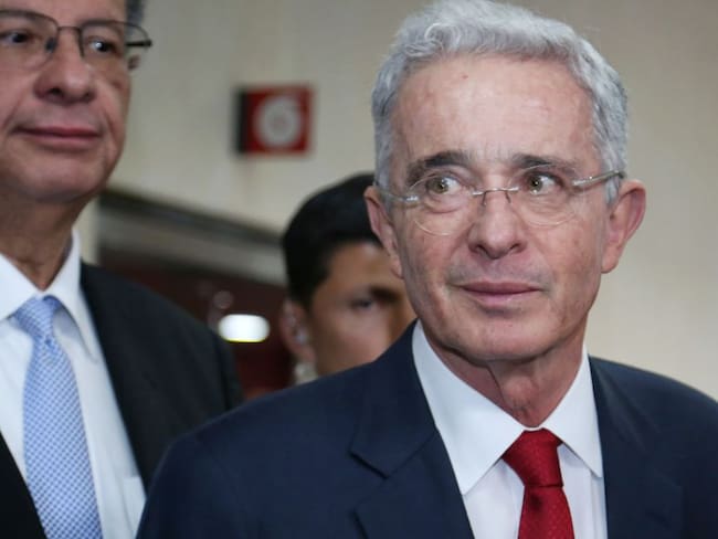 Con tutela buscan se levante reserva sumarial en proceso contra Uribe
