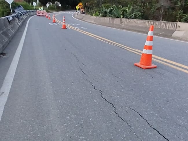 Nueva grietas en la Troncal de Occidente en Santa Bárbara. Foto: cortesía
