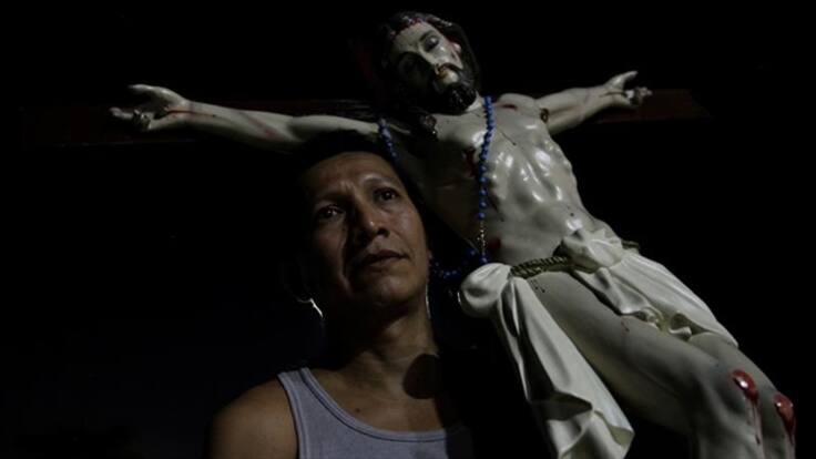 El papa volvió a romper el protocolo y bromea: “dejen dormir”