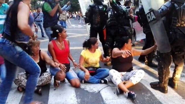 De esta manera, protestaron las vendedores informales en Cúcuta.