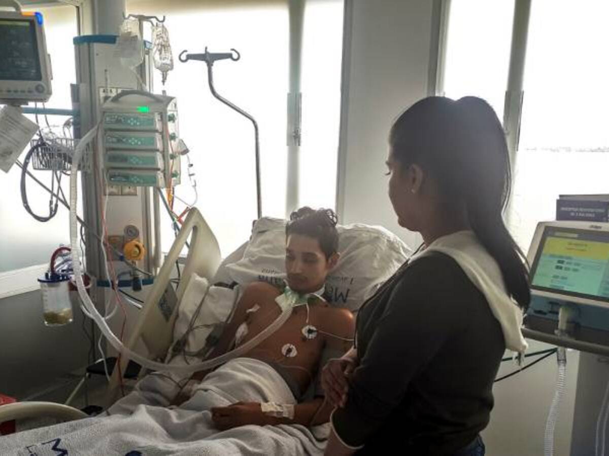 Joven de 23 años sobrevivió a cuatro disparos en su médula espinal