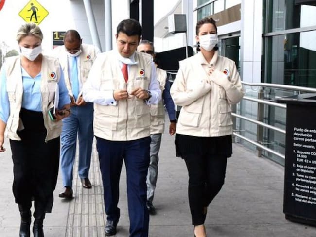 Contraloría evalúa protocolos en aeropuertos para controlar el coronavirus