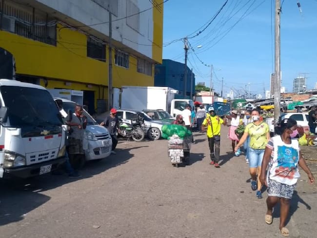En Cartagena, Bazurto busca salir de la crisis