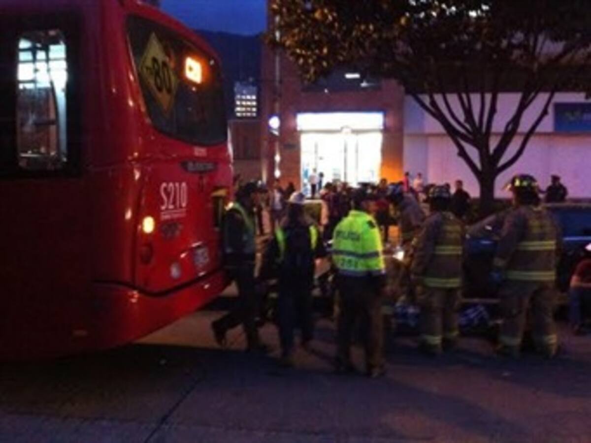 Trancón por choque entre articulados de Transmilenio en la Caracas con 39