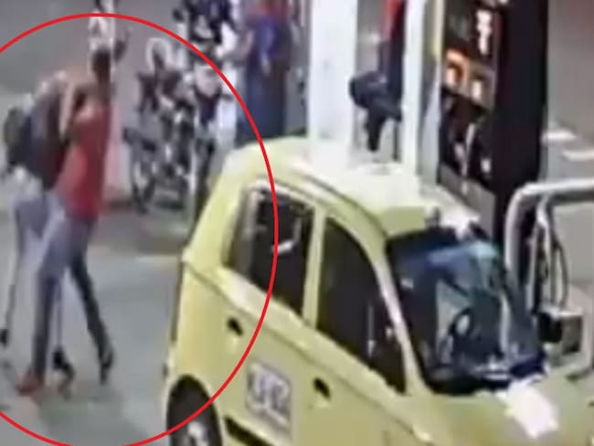 Taxista golpeó a mujer en Cartago por pagarle con billete de $50.000