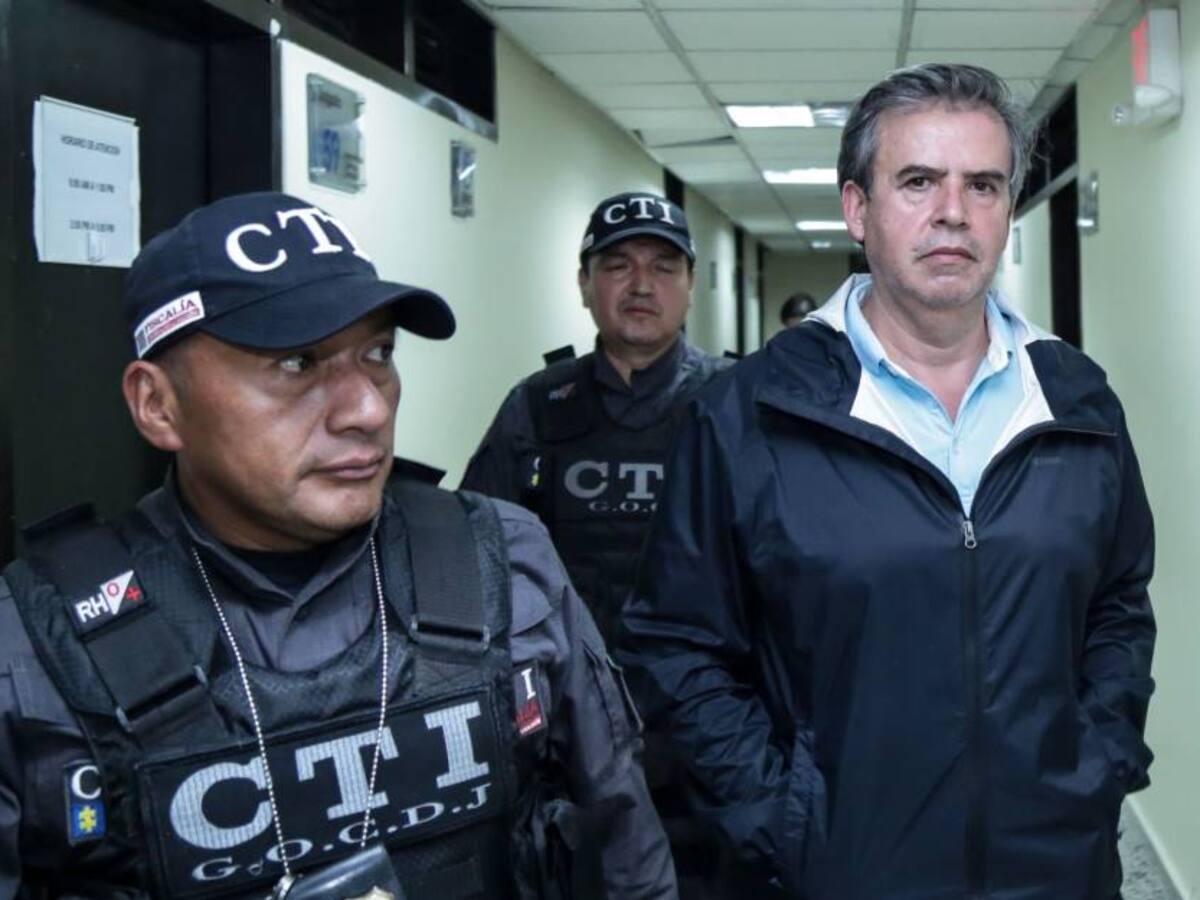 Revocan absolución a Alex Vernot, abogado de Carlos Mattos