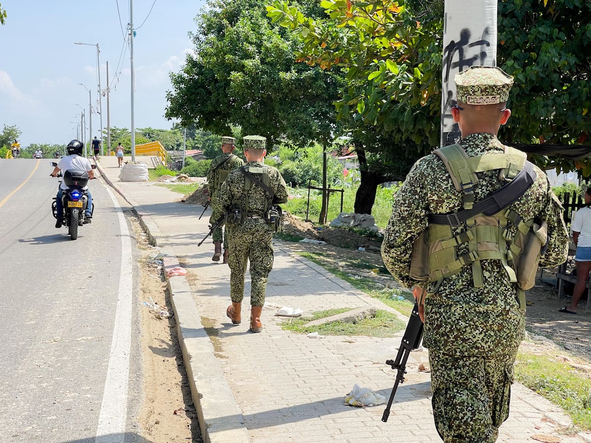 Patrullajes con Infantería de Marina y Policía buscan frenar retenes de “plata o agua” en Cartagena
