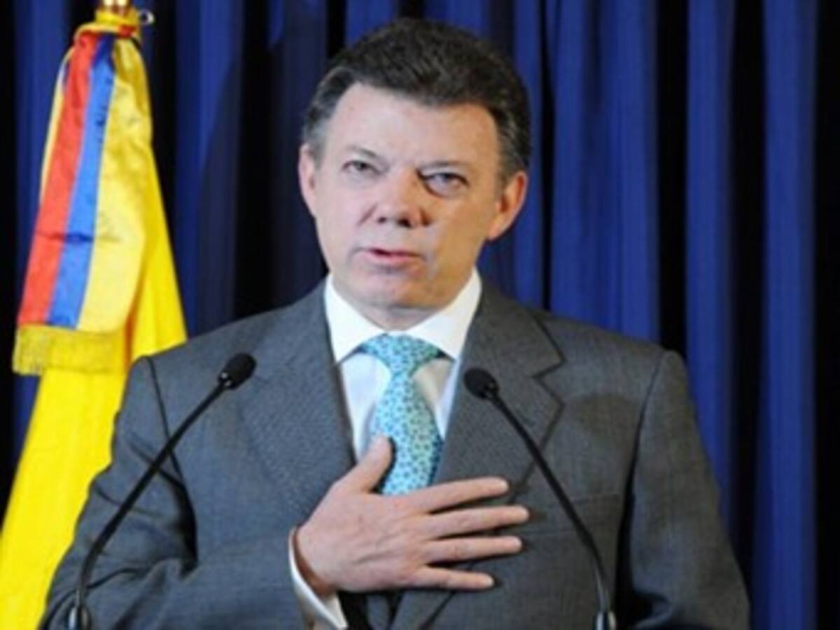 Santos dice que las críticas de Uribe lo 'ponen muy triste'