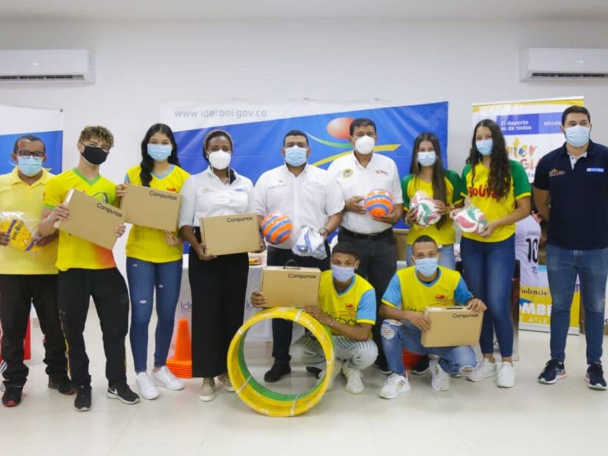 Campeones de los Juegos Intercolegiados 2018-2019 recibieron incentivos