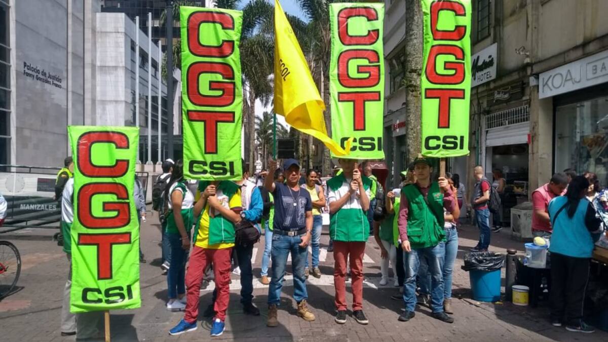 A esta hora los trabajadores de Manizales marchan sobre la carrera 23 para expresar su desacuardo con algunas propuestas del Plan Nacional de Desarrollo.  La jornada terminará en la Plaza de Bolívar con un plantón.