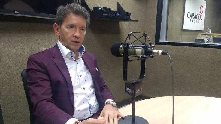 Gobernador Luis Pérez en Medellín Hoy por Hoy