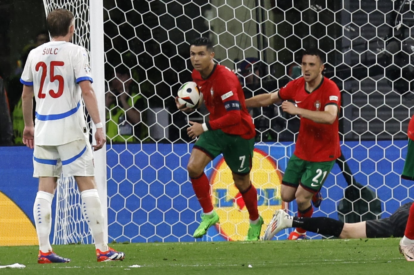 Cristiano Ronaldo con Portugal en la EURO 2024. EFE/EPA/ROBERT GHEMENT