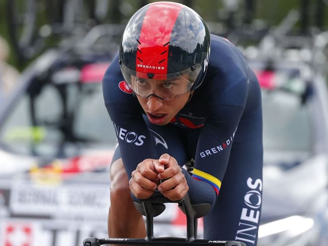 Egan Bernal durante la prueba contrarreloj en la primera etapa del Giro de Italia.