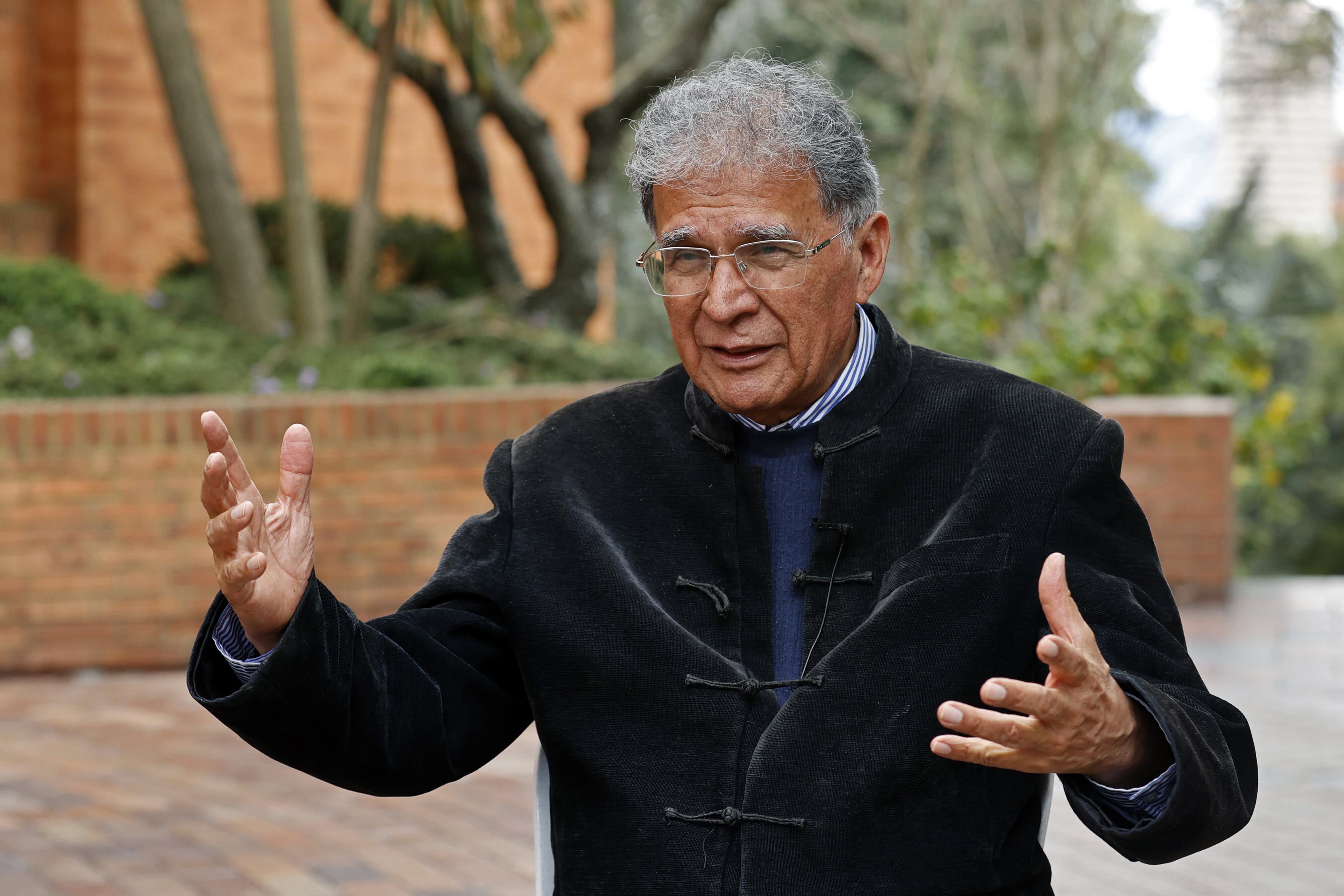 Camilo González deja equipo negociador del Gobierno con disidencias y regresa a liderar Indepaz