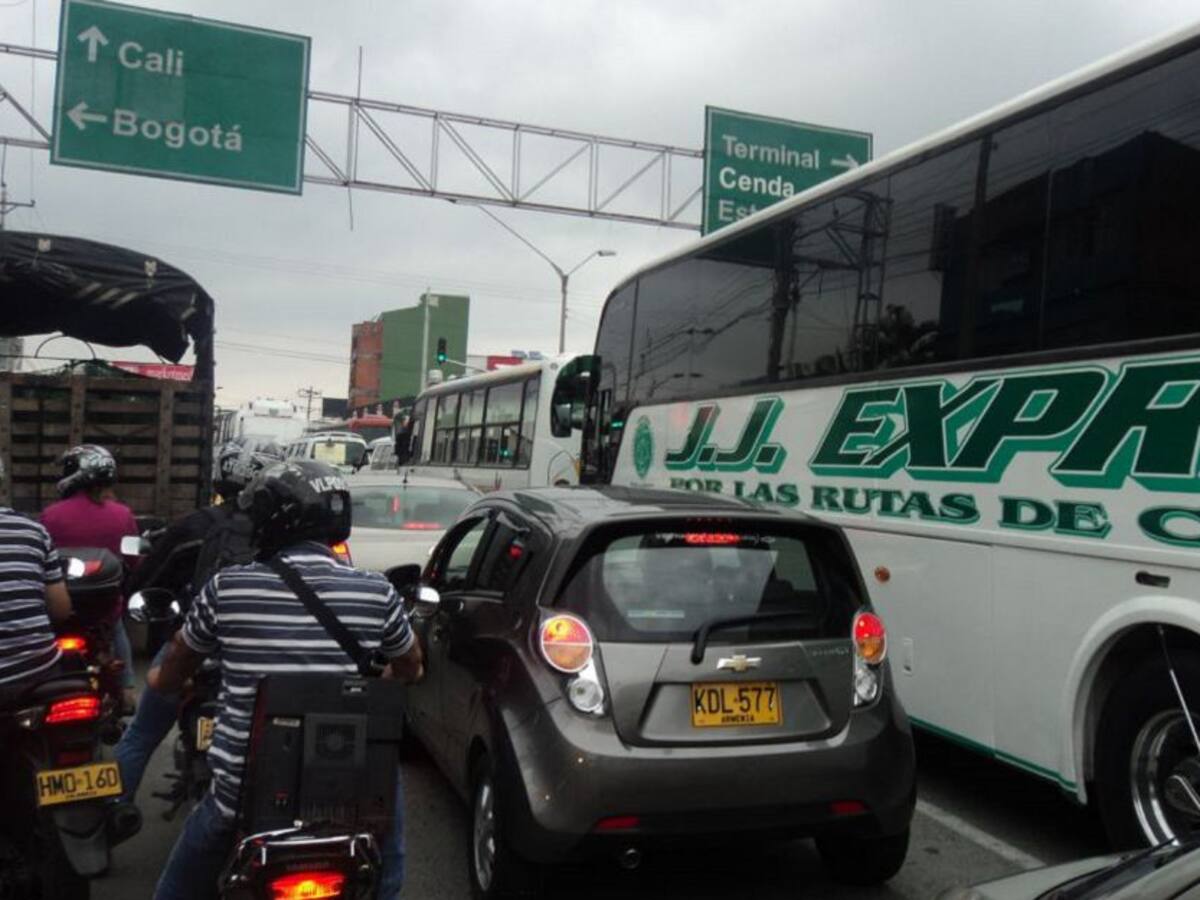 Autoridades de tránsito realizan llamado a conductores frente a las lluvias