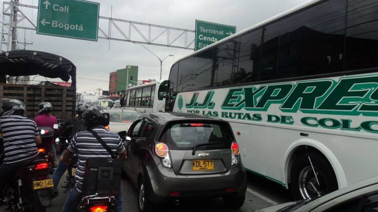 Autoridades de tránsito realizan llamado a conductores frente a las lluvias