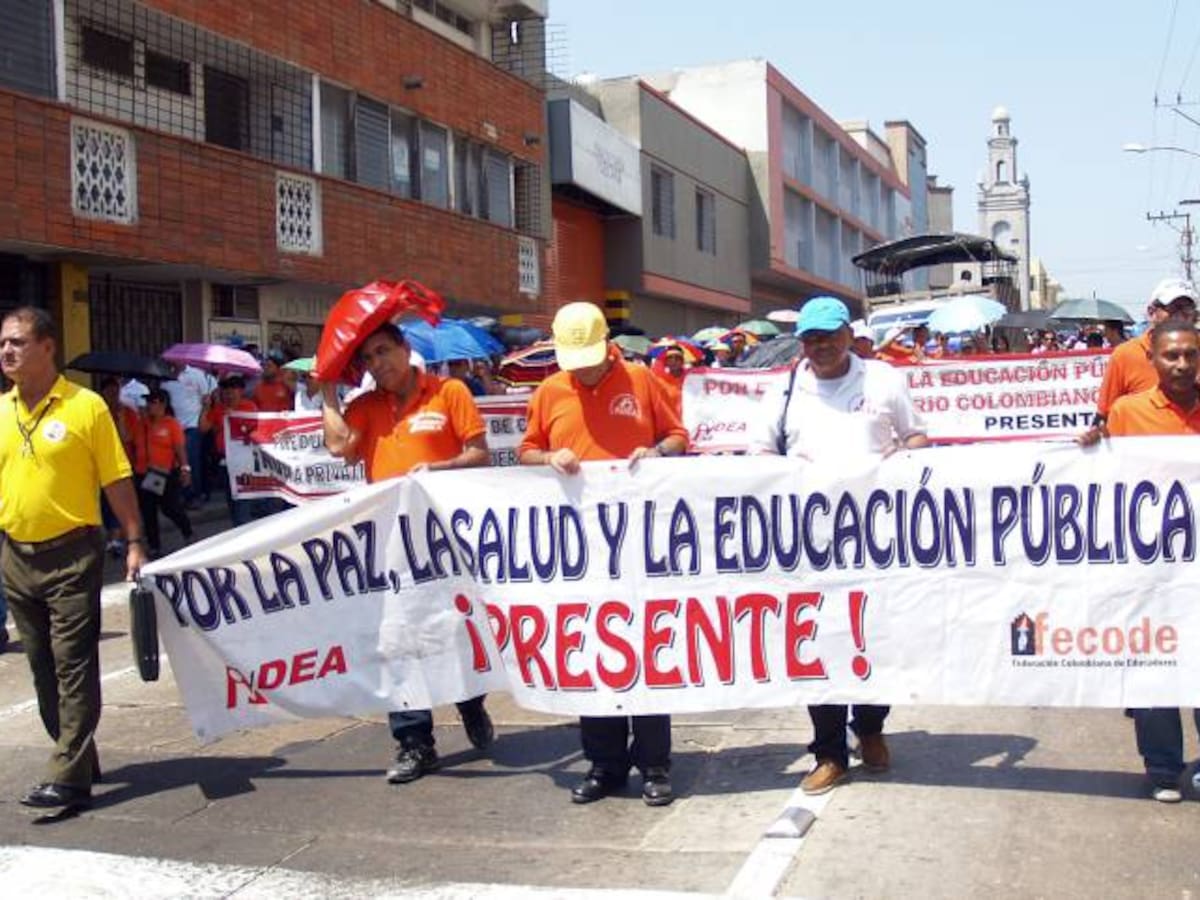 Más de 280.000 estudiantes en el Atlántico sin clases por paro de maestros
