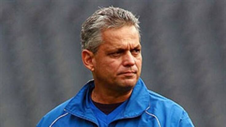 Honduras debe jugar más libre y atrevida ante España, según Reinado Rueda