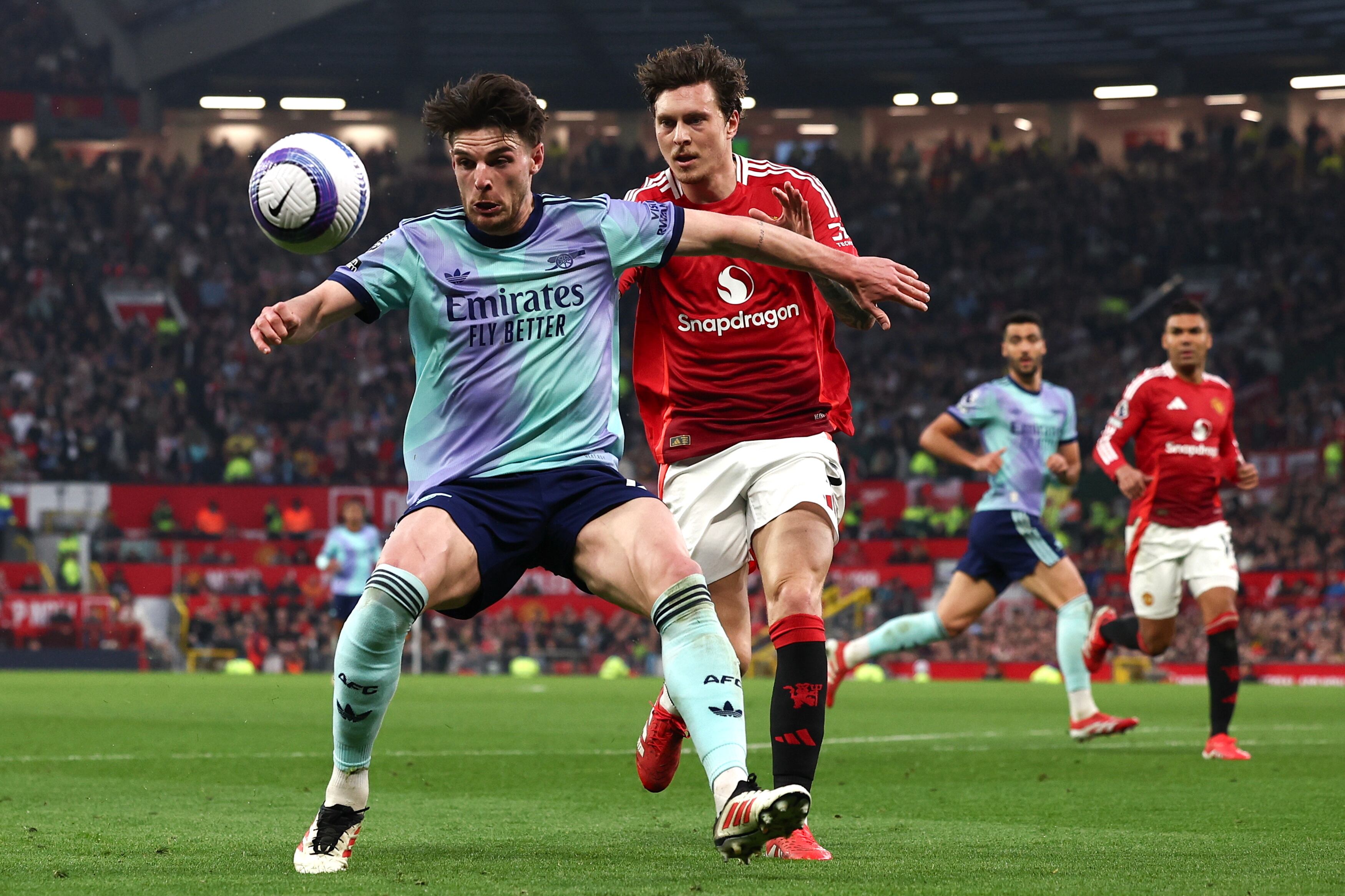 Arsenal empata en Old Trafford 