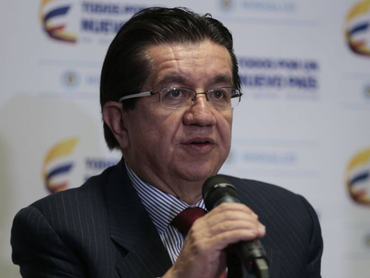 MinSalud advierte aumento de COVID-19 por marchas con violación de medidas