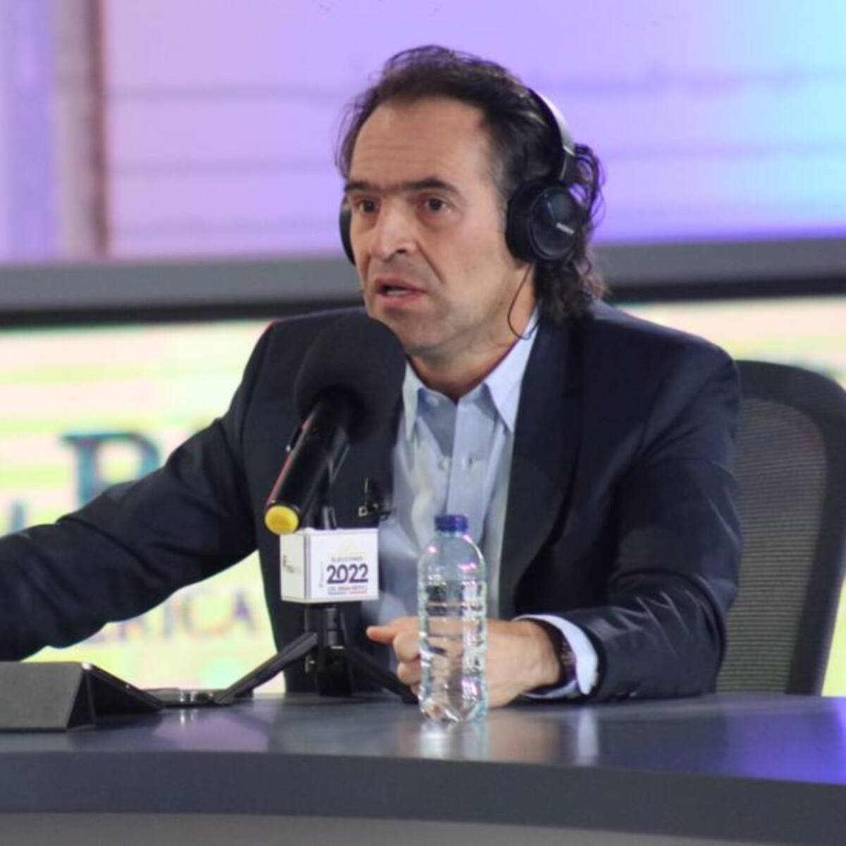 Agreden al alcalde de Medellín mientras veía el partido de fútbol de su hijo, en el Politécnico JIC