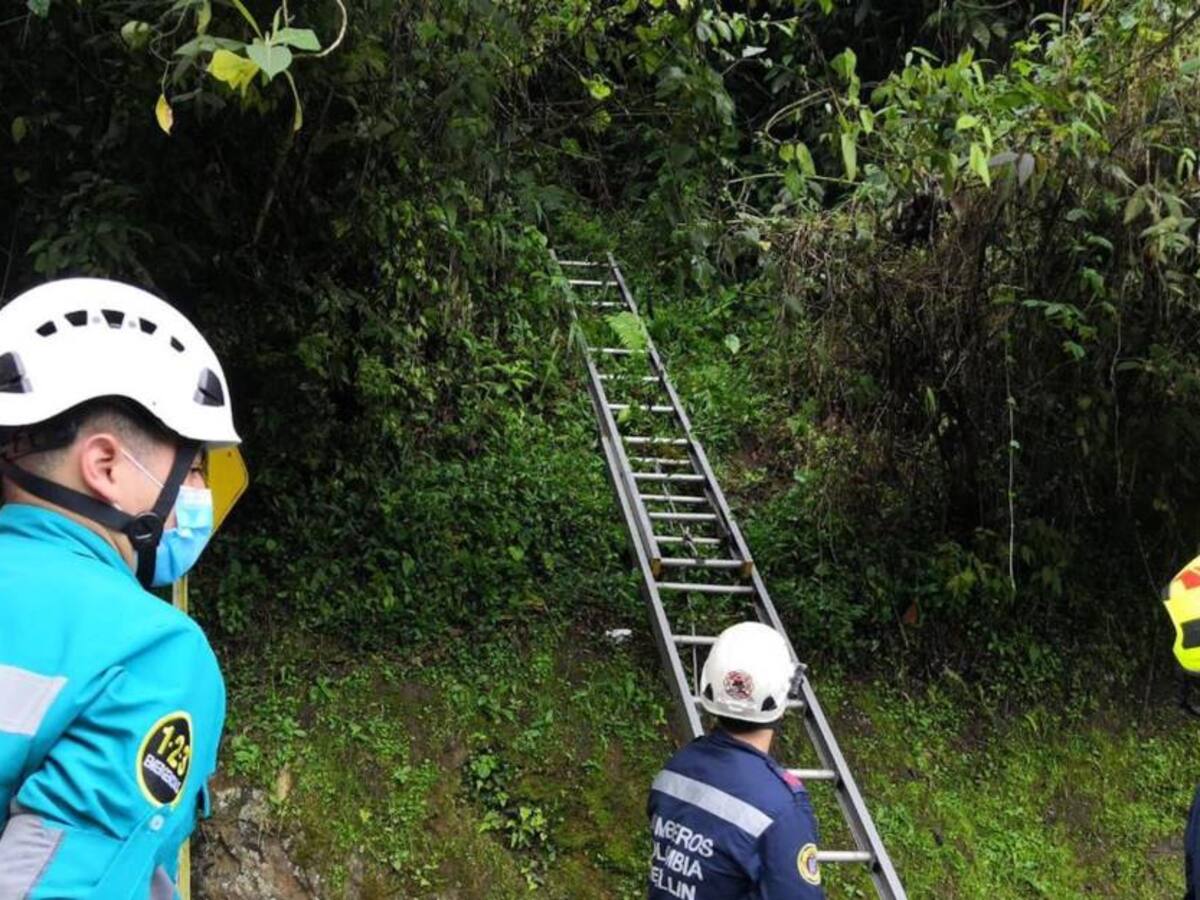 16 bañistas fueron rescatados tras ser arrastrados por la quebrada Santa Elena