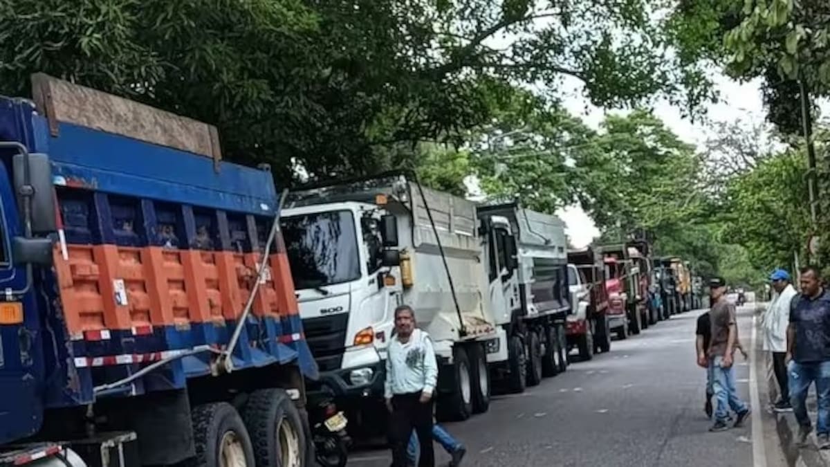 Está cerrada la Troncal del Magdalena Medio por protesta de volqueteros