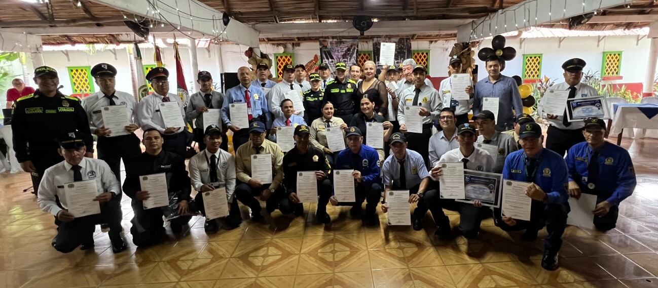 Es importante destacar que en la jurisdicción de la Policía Metropolitana de Neiva, hay 42 empresas y academias que emplean a un total de 1862 guardas y supervisores. Esta cifra resalta la magnitud del impacto que la vigilancia privada tiene en la seguridad de la ciudad y la relevancia de eventos como este para reconocer su contribución.