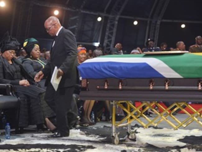 Nelson Mandela recibió sepultura en Sudáfrica