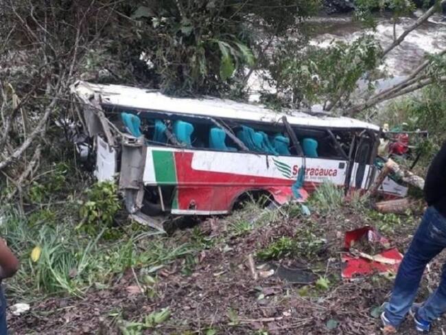4 muertos y al menos 15 heridos, deja accidente de tránsito en Inza-Cauca