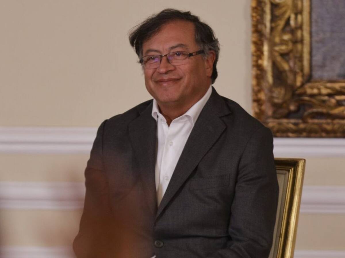 Por decreto entregarán facultades a Petro para diálogos de paz