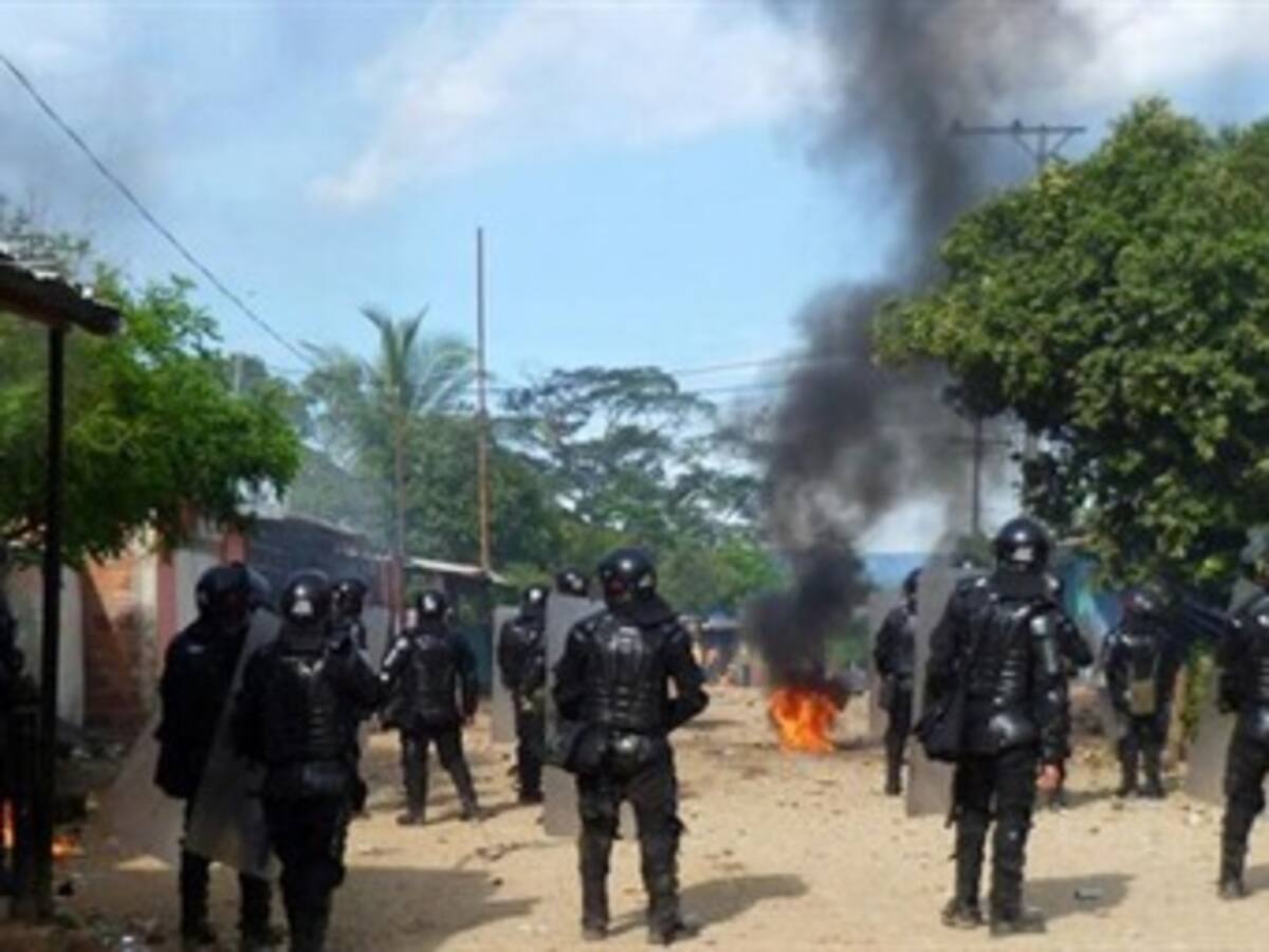 Campesinos impiden militarización en zona de concentración en Tibú