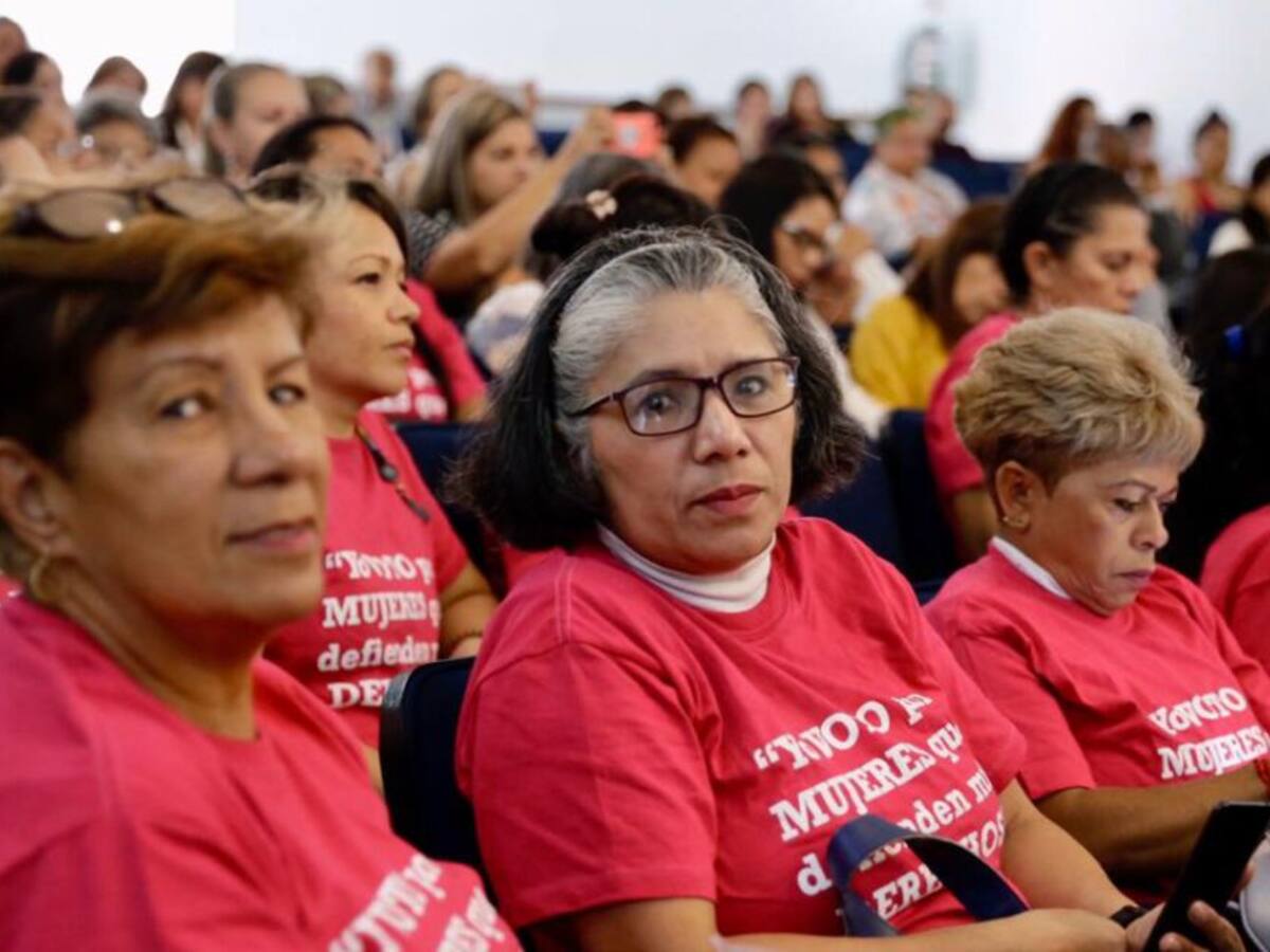 Gobernador de Antioquia duplicó presupuesto de Secretaría de la Mujer