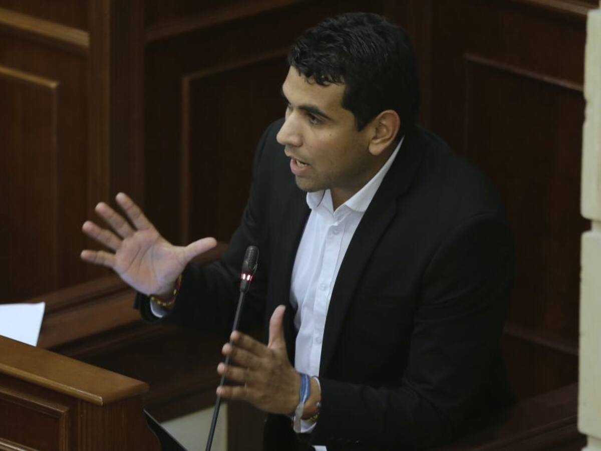 Parece una revancha política de los perdedores: David Racero sobre crisis en Perú