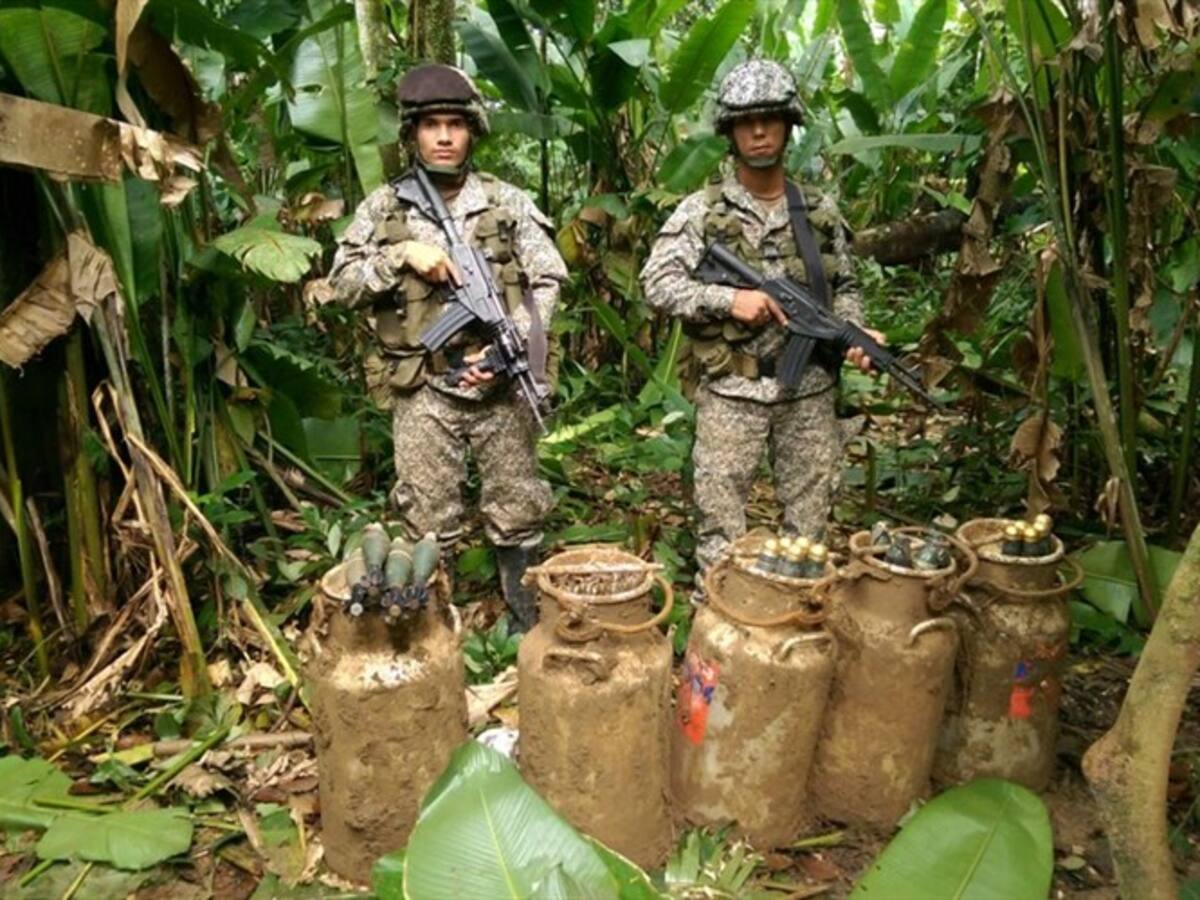 Decomisan caleta con explosivos de disidencias de las Farc