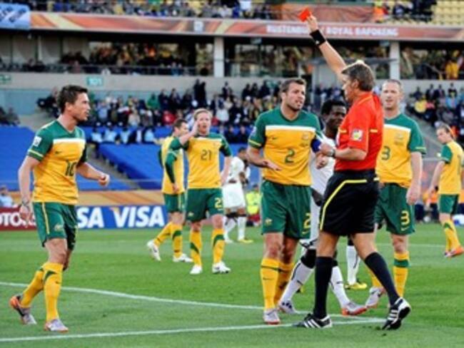Australia comprometió su clasificación tras empatar 1-1 con Ghana