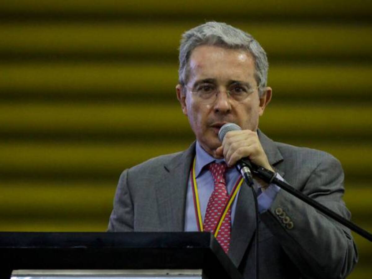 Uribe, De La Calle y Mindefensa se reunieron para hablar de paz