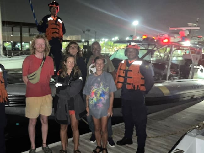 Cinco turistas europeos fueron rescatados tras quedar a la deriva en el mar de Santa Marta