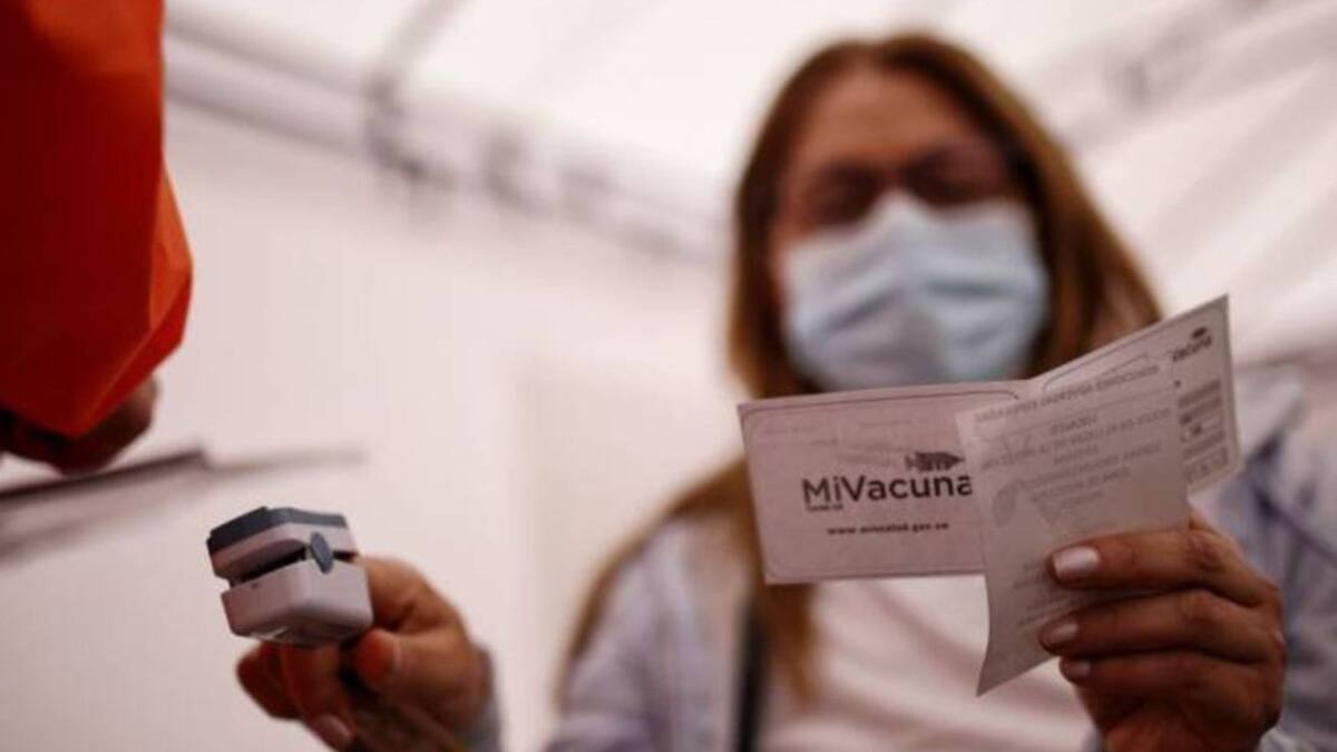 Colombia exigirá esquema completo de vacunas COVID para ingresar al país