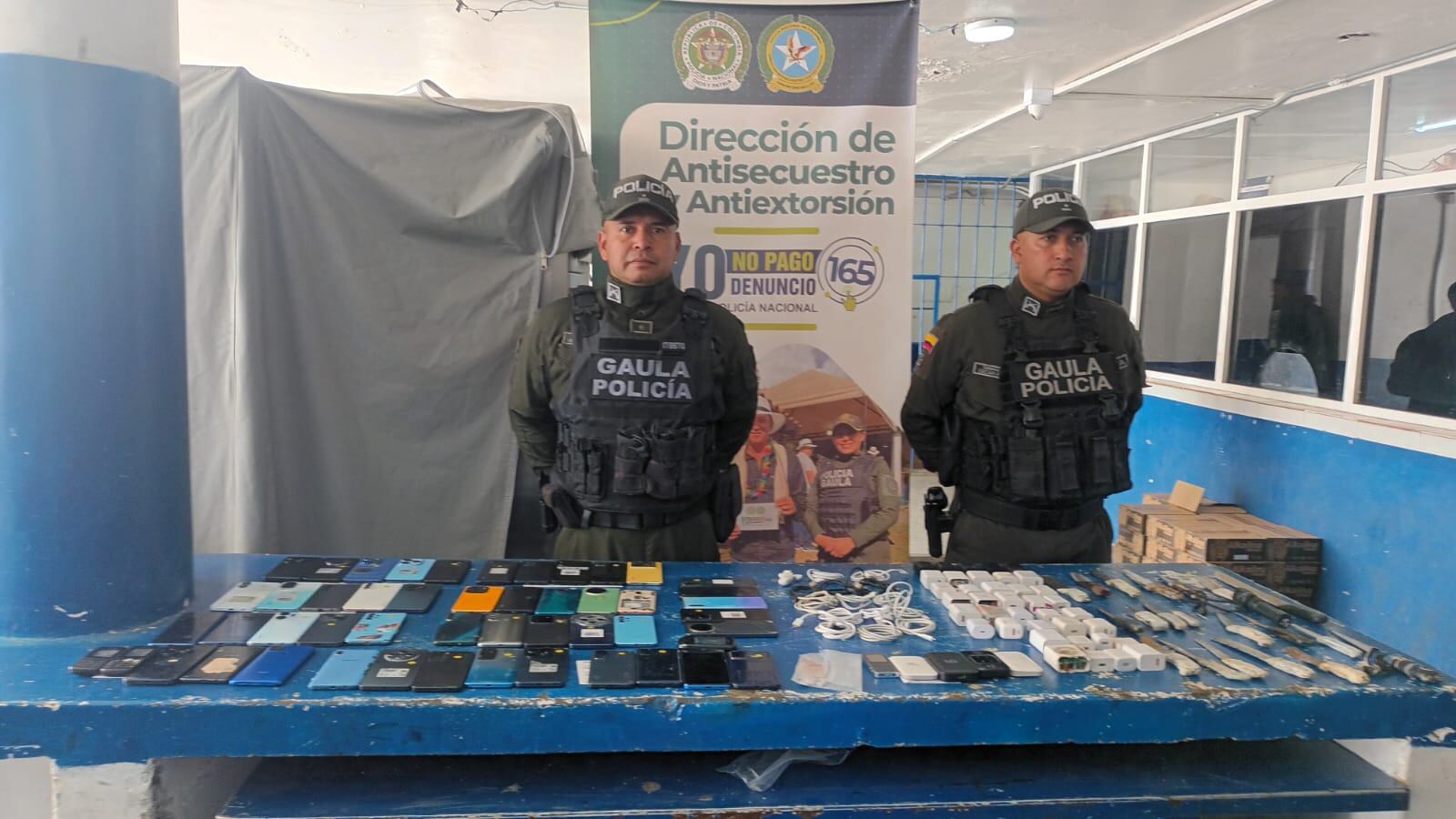 La Policía Metropolitana de Tunja registró 174 celdas y requisó a 340 internos durante el operativo.