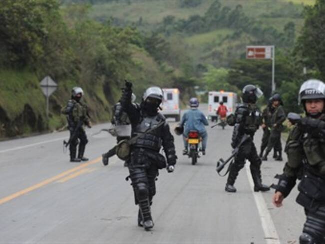 Desalojan por la fuerza, vía Panamericana al sur del Cauca