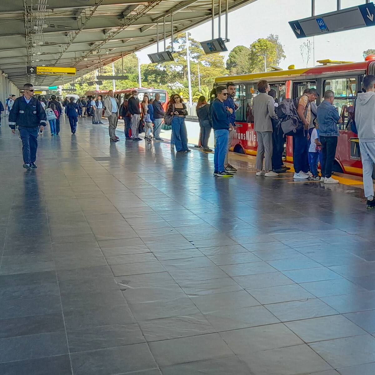 Autoridades investigan caso de joven que fue robada y abusada cerca a estación de Transmilenio
