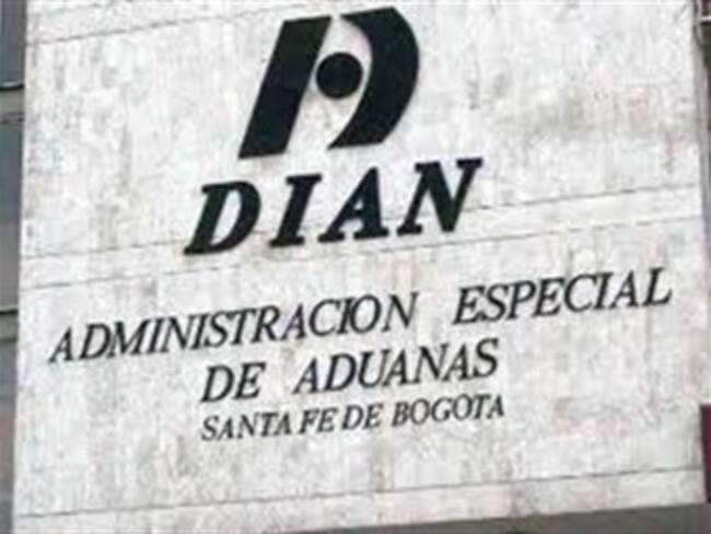 Investigan si contrabandistas están detrás de homicidios de funcionarios de la Dian