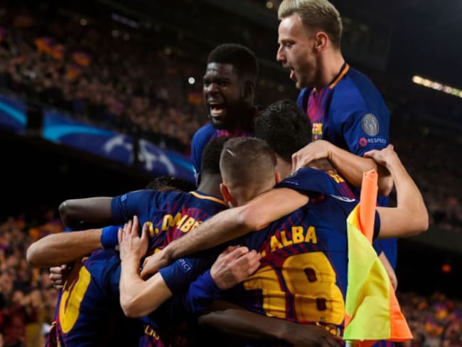Messi guía al Barcelona a los cuartos de final de la Liga de Campeones