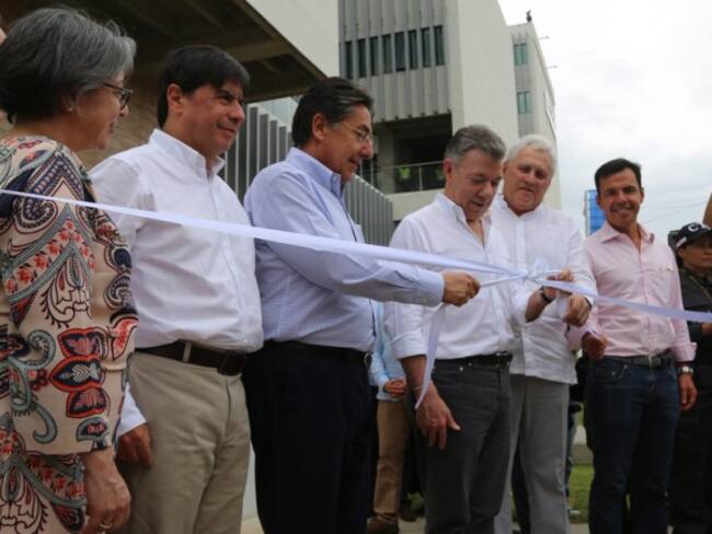 El fiscal general de la nación Néstor Humberto Martínez Neira en Cúcuta con el presidente Juan Manuel Santos en la inauguración del búnker de la Fiscalía