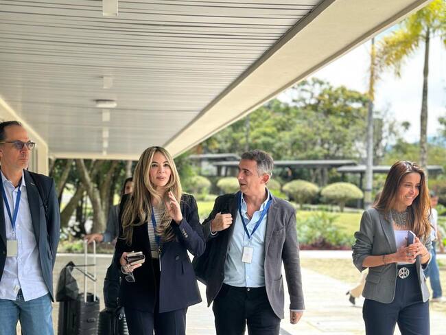 Gerente de Ciudad de la Alcaldía de Barranquilla; Ana María Aljure y el presidente de ISA, Jorge Andrés Carrillo.